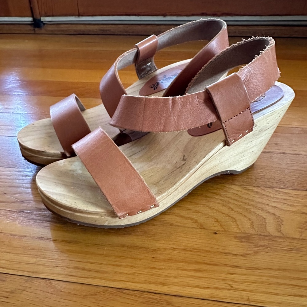 Free People Dune Beach Clog, Camel Color, Size 6.5